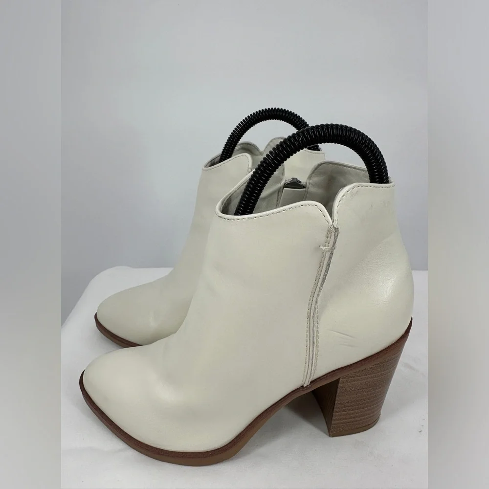 MIA | Women’s 5 Barby Cream Faux Leather Ankle Boots